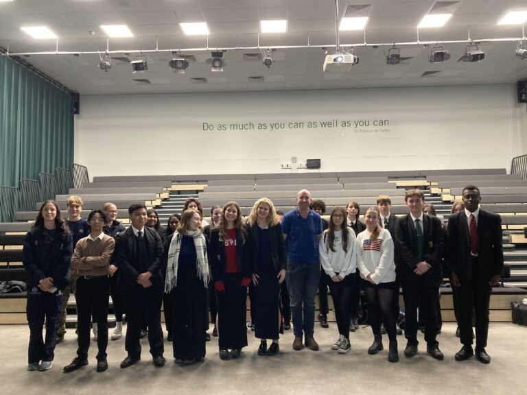 Young Content Creators – Spill the Tea with PhilC84